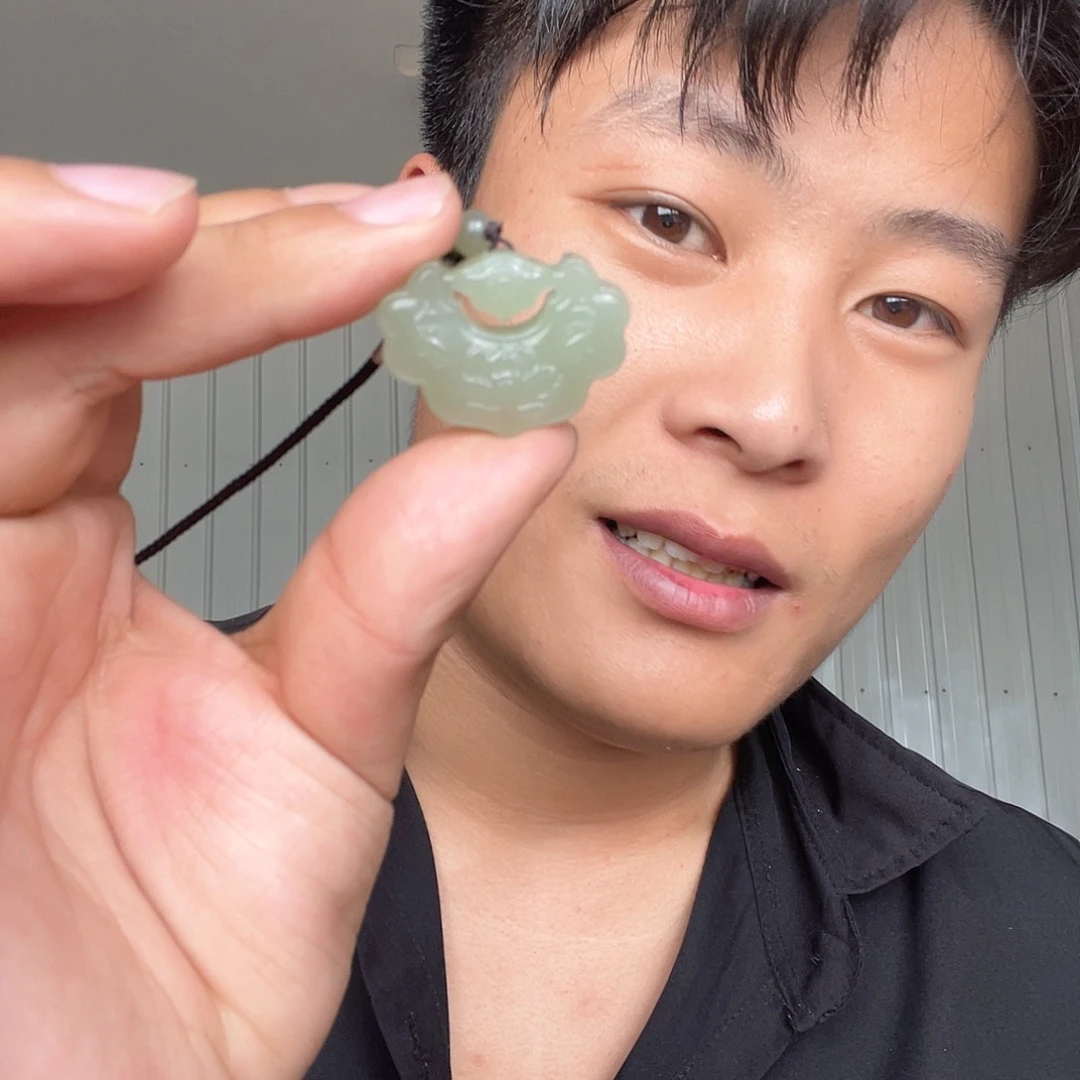 和田玉未镶嵌颈饰赠****香和田玉新疆且末钢板料平安锁