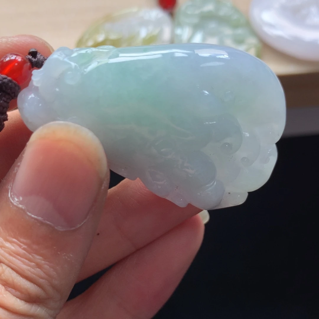 颈饰未镶嵌翡翠吊坠