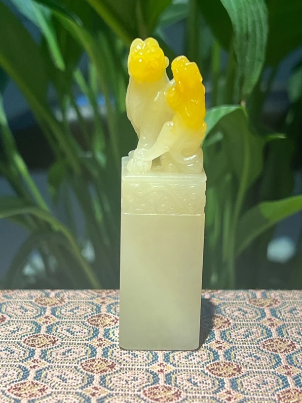 寿山结晶芙蓉石印章1.8*1.8*6.8