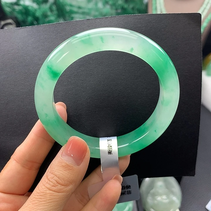 石英质玉未镶嵌手镯