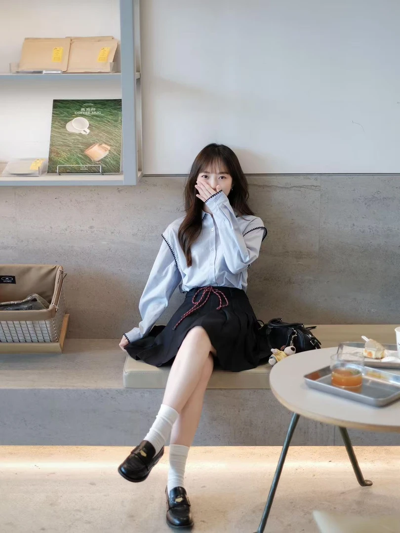 法式蓝色减龄衬衫女长袖2025秋季新款衬衣宽松学院风上衣百搭半裙
