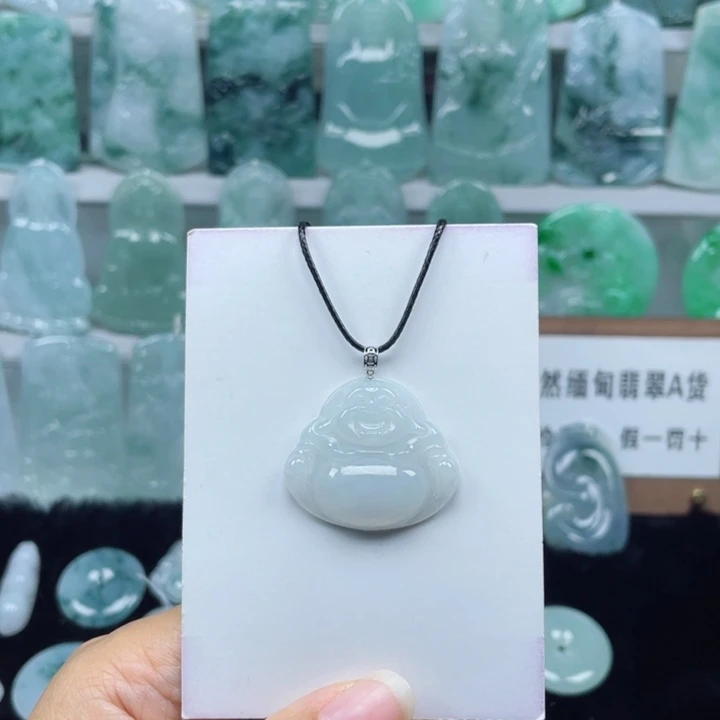 颈饰18K金镶嵌翡翠佛公