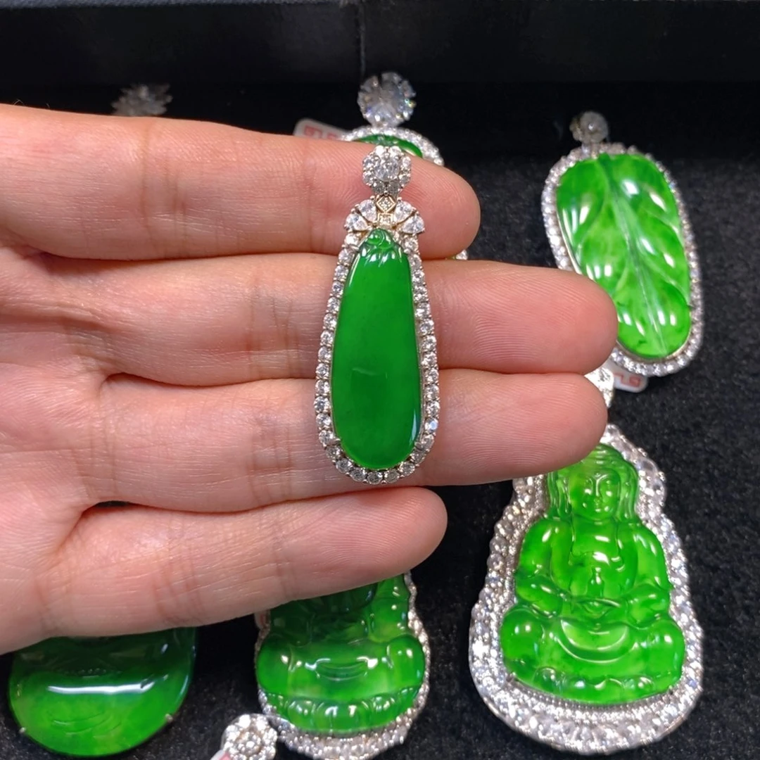 颈饰银S925镶嵌翡翠福瓜吊坠