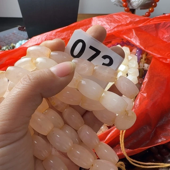叫***姐玛瑙/玉髓未镶嵌颈饰