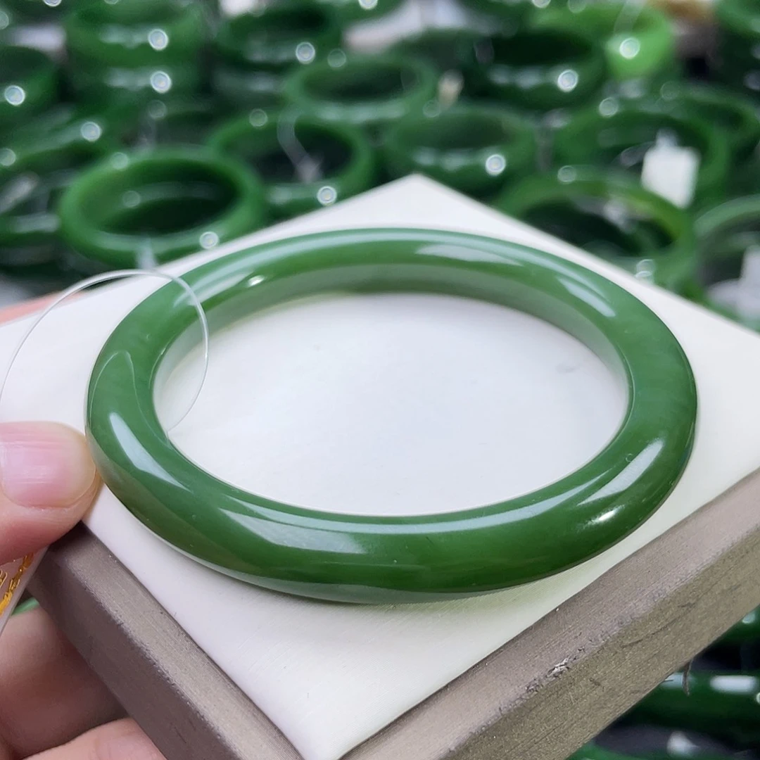 未镶嵌手镯和田玉（碧玉）