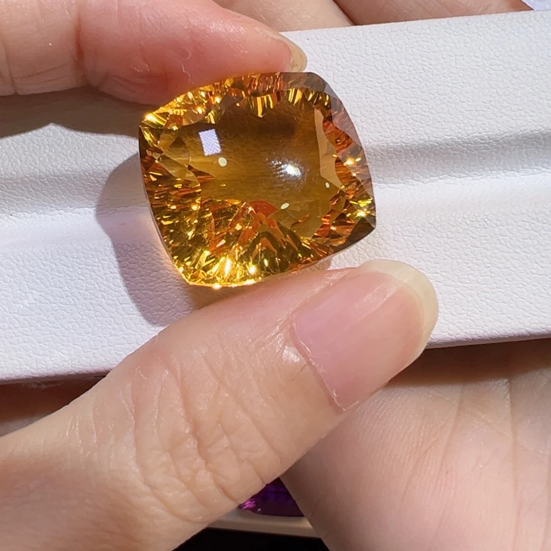 黄晶珠宝半成品未镶嵌42.9ct金丝雀