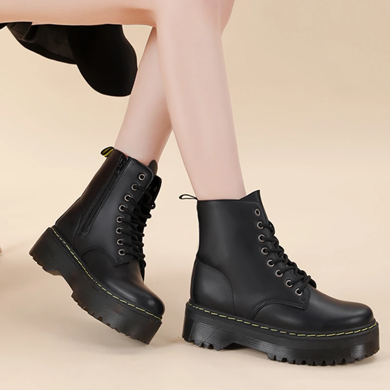 厚底马丁靴女2024新款英伦风粗跟8孔学生真皮短靴百搭时尚增高鞋