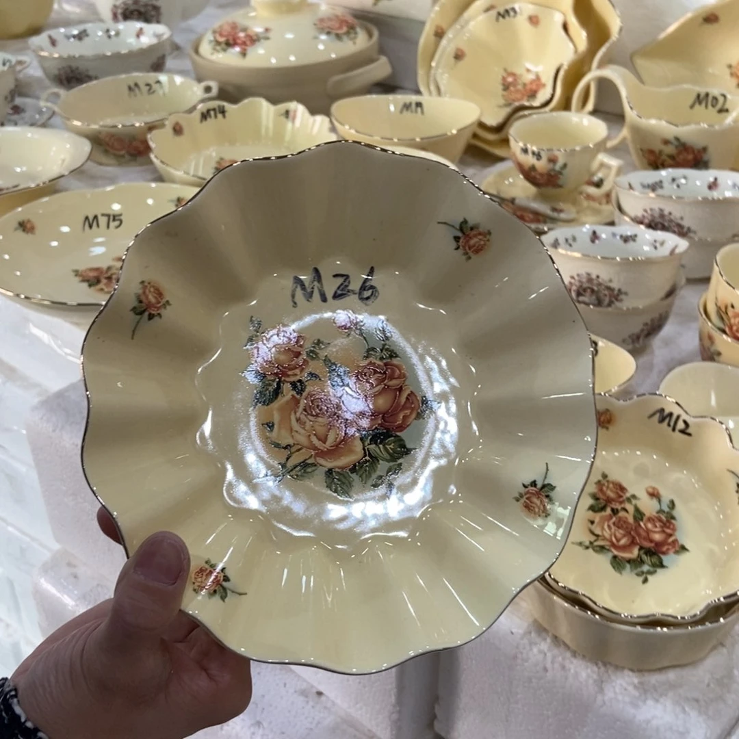 星博陶瓷………………。26