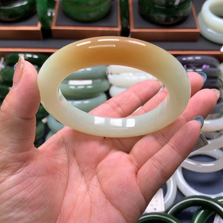 【闪购商品】未镶嵌手镯和田玉20