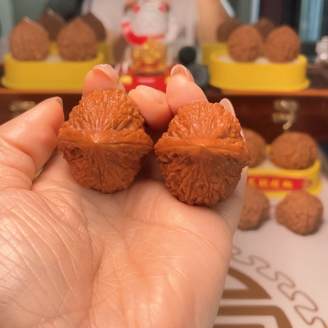 文玩核桃吊坠一抹红34尺