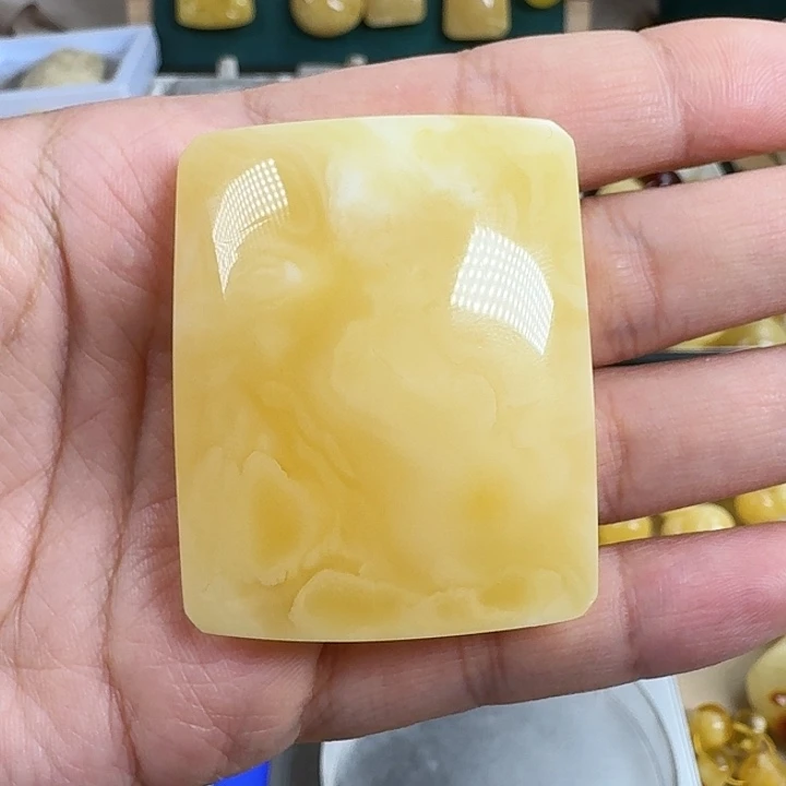 蜜蜡珠宝奇石未镶嵌