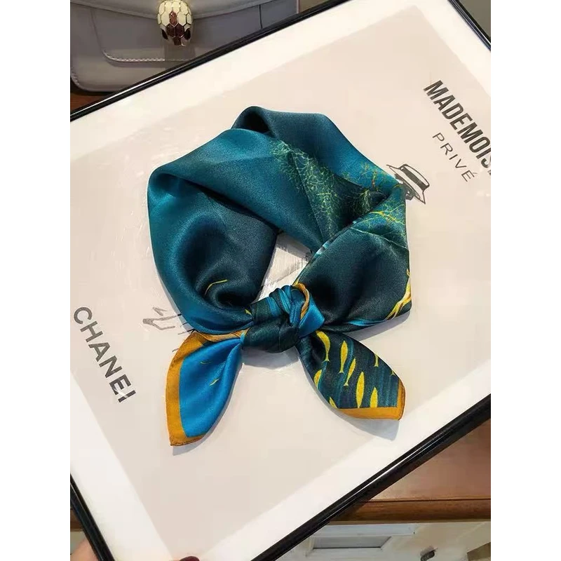 一鹿有你N170孔雀蓝丝巾新款小方巾春秋护脖百搭围巾70*70