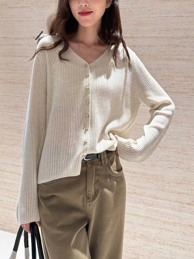 力推本期挚爱～松弛感V领小金扣镂空纯色针织开衫外穿