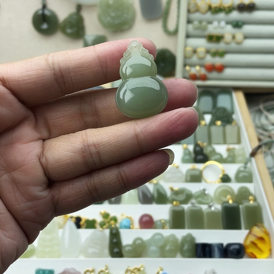 和田玉未镶嵌吊坠(不含链)