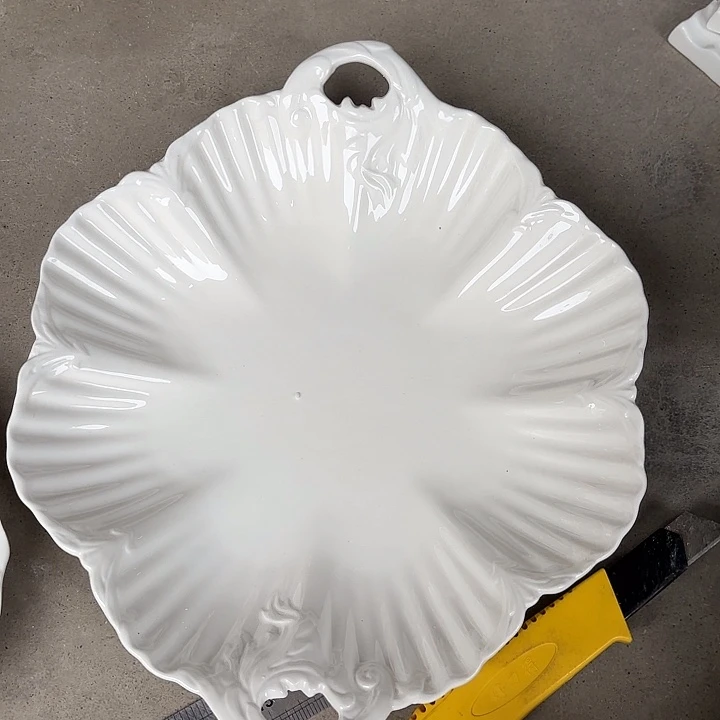 碟微瑕介意勿拍……1个小号