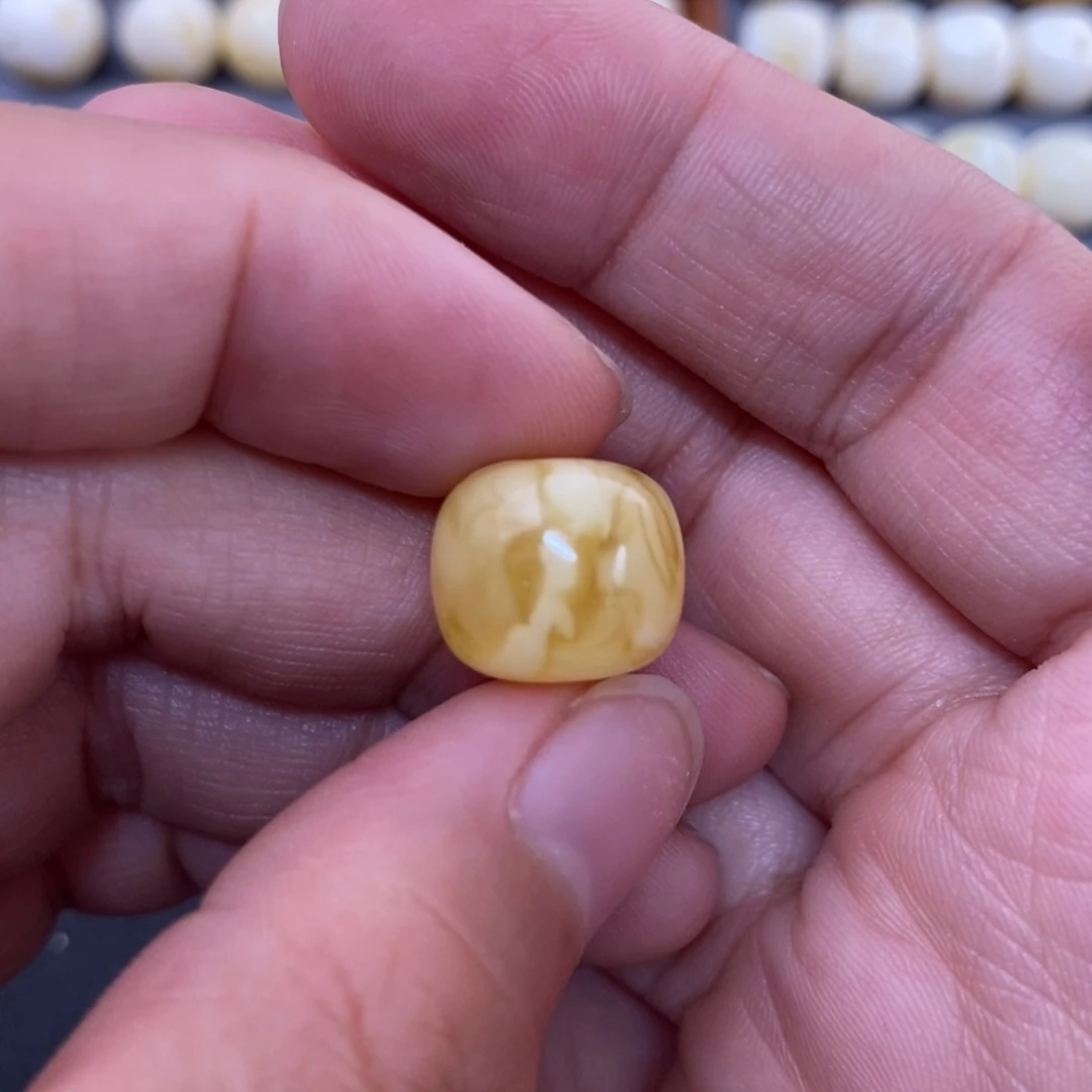 裸石琥珀未镶嵌蜜蜡