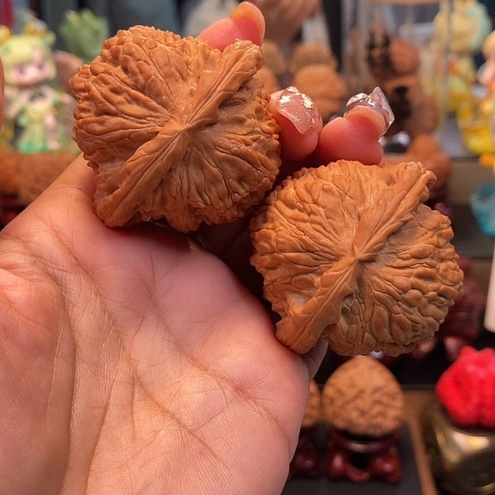 文玩核桃吊坠49闷白