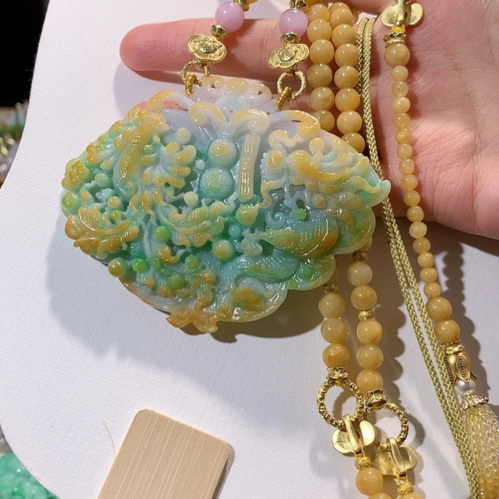 翡翠未镶嵌颈饰翡翠吊坠