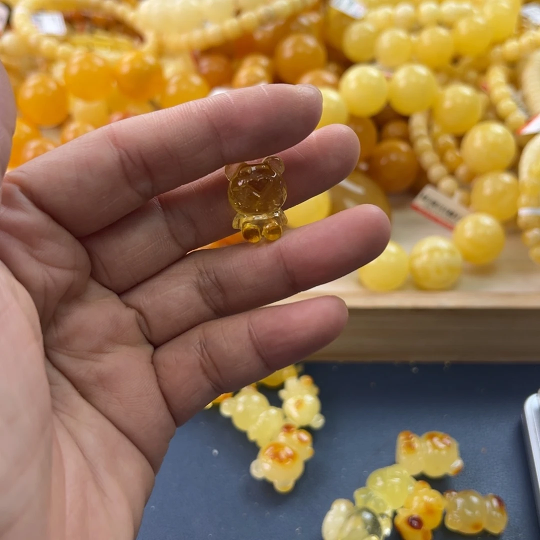 未镶嵌琥珀珠宝奇石