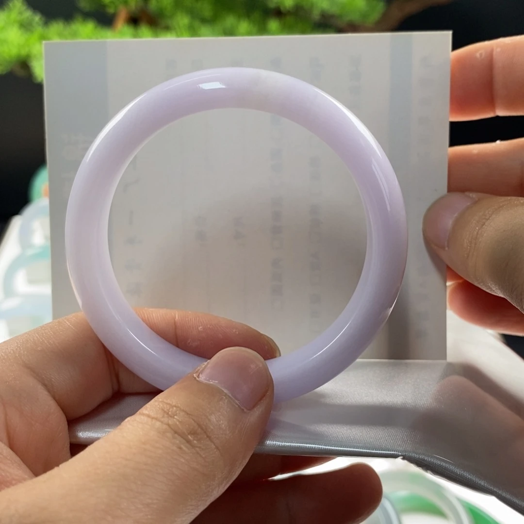 翡翠手镯未镶嵌1.