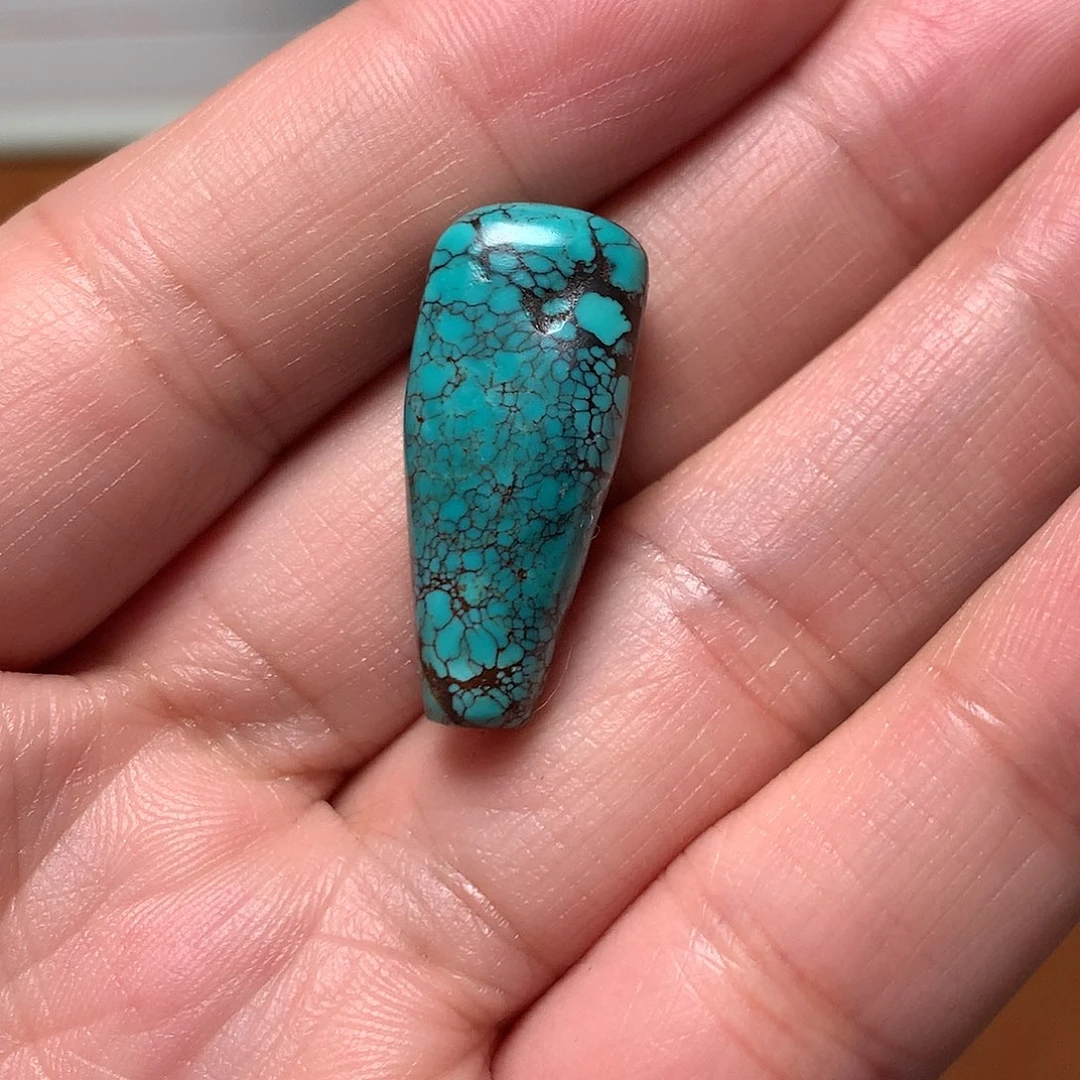 爱***泽绿松石未镶嵌珠宝奇石