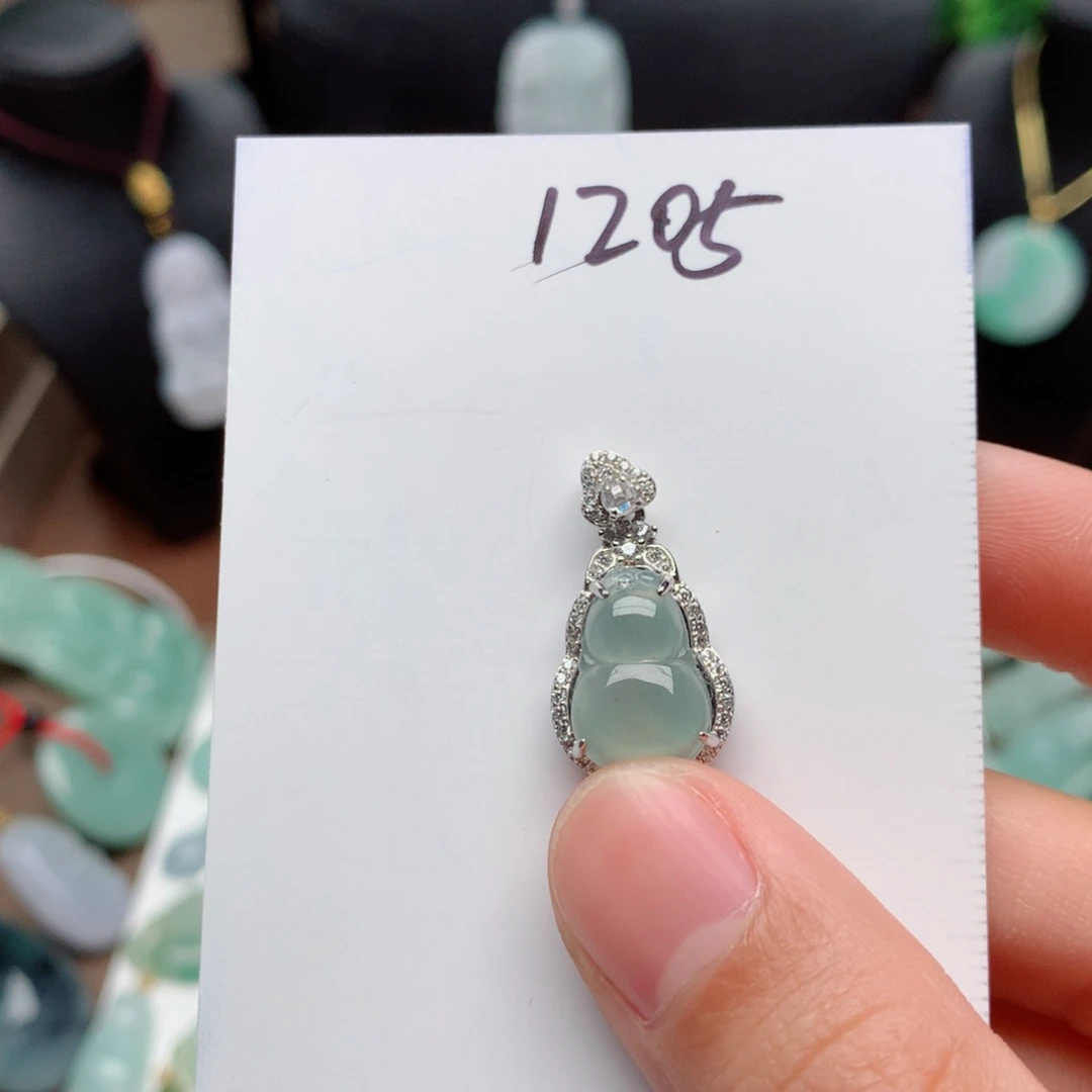 翡翠颈饰银S925镶嵌吊坠