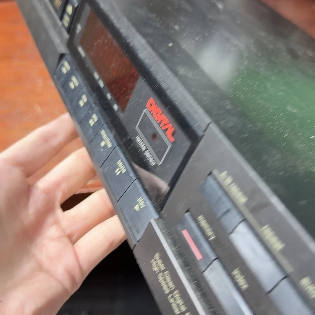 知***钱中古商品，瑕疵品，不保好坏。48