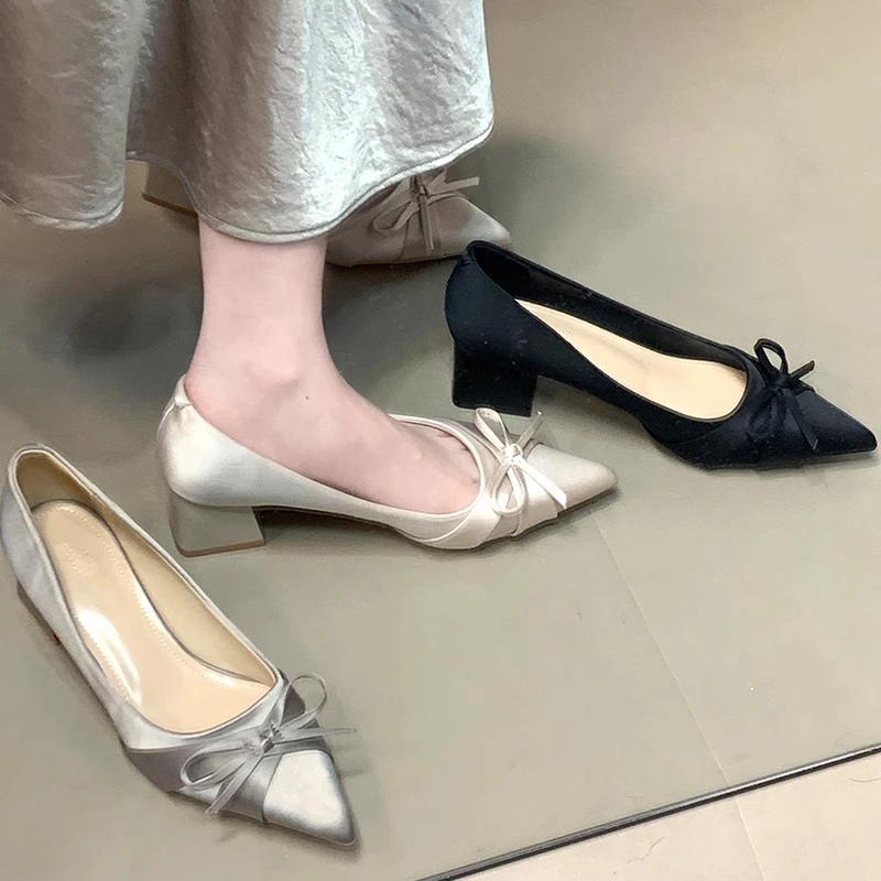 2025年春季气质缎面尖头单鞋女百搭新款甜美蝴蝶结韩版浅口通勤鞋