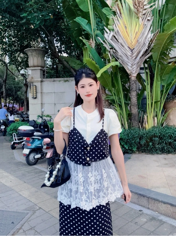 法式气质假两件蕾丝拼接波点不规则上衣搭配半身裙的气质套装5201