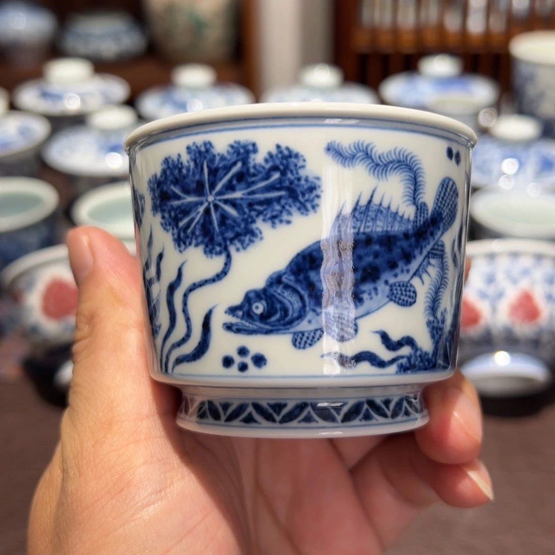 精品青花鱼藻纹直口杯龙天杯口径约7.3厘米