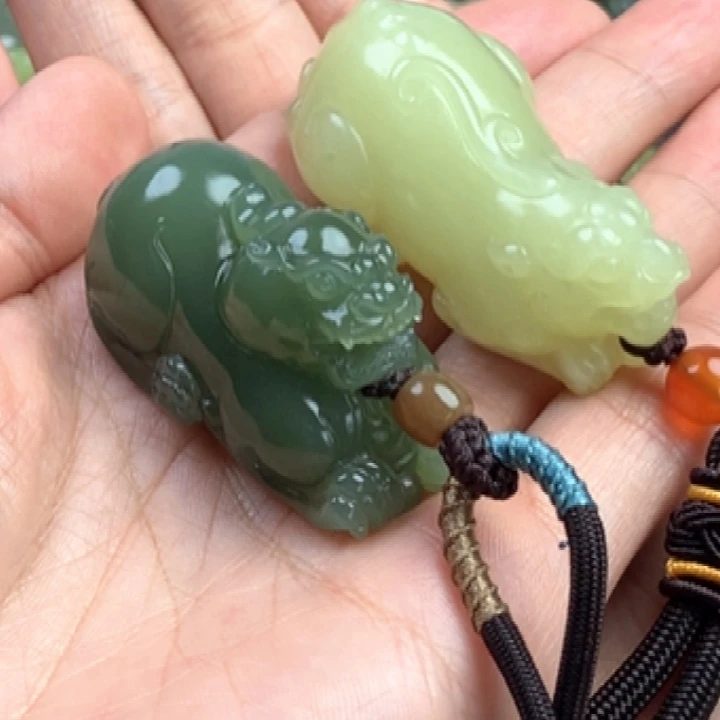 瓷***今和田玉未镶嵌颈饰