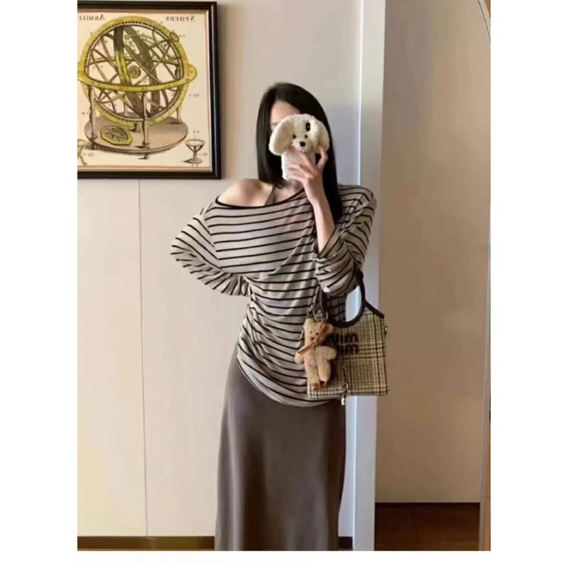 【现货7627】撞色斜肩长袖T恤早秋款慵懒风修身罩衫辣妹显瘦上衣