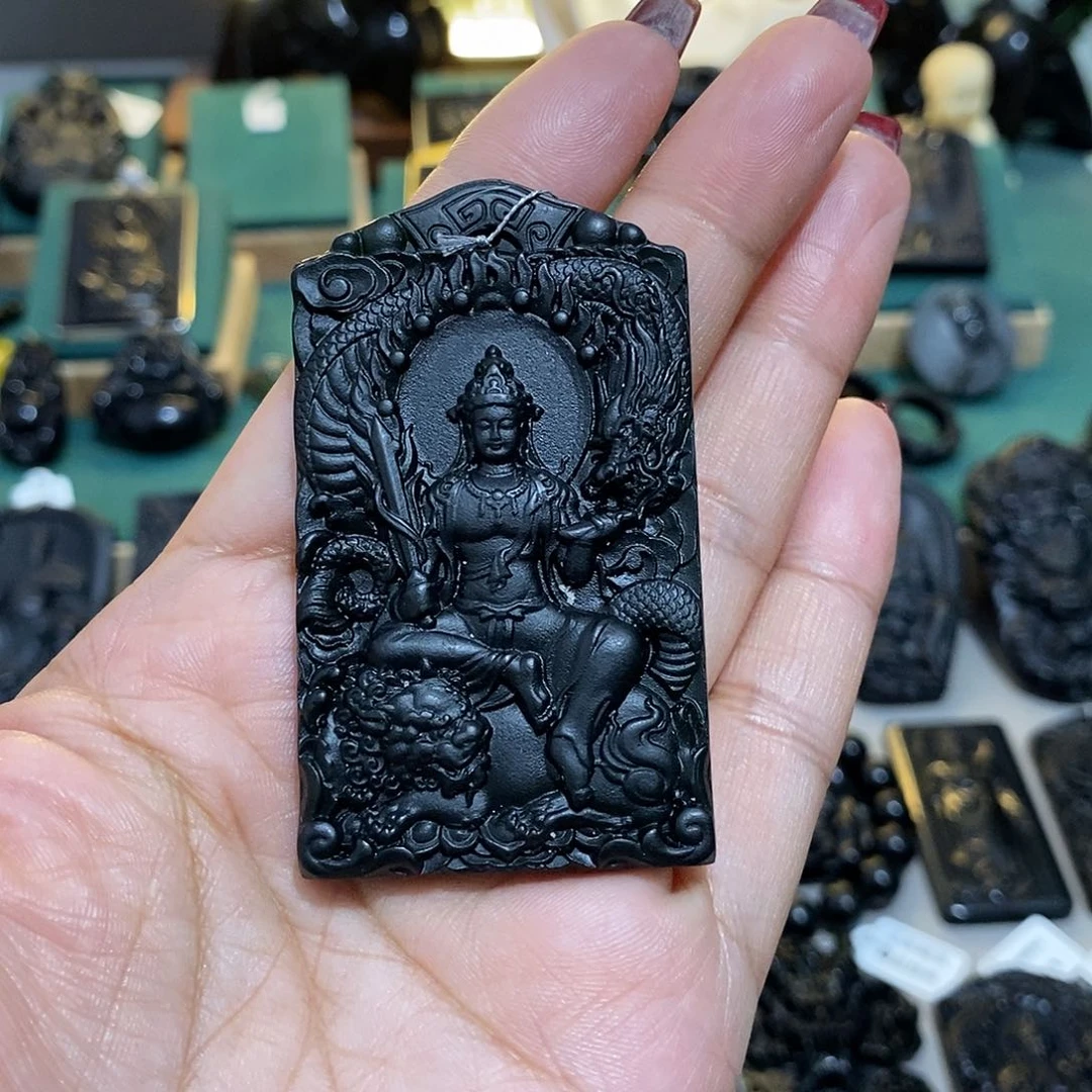 蛇纹石玉颈饰未镶嵌倪*