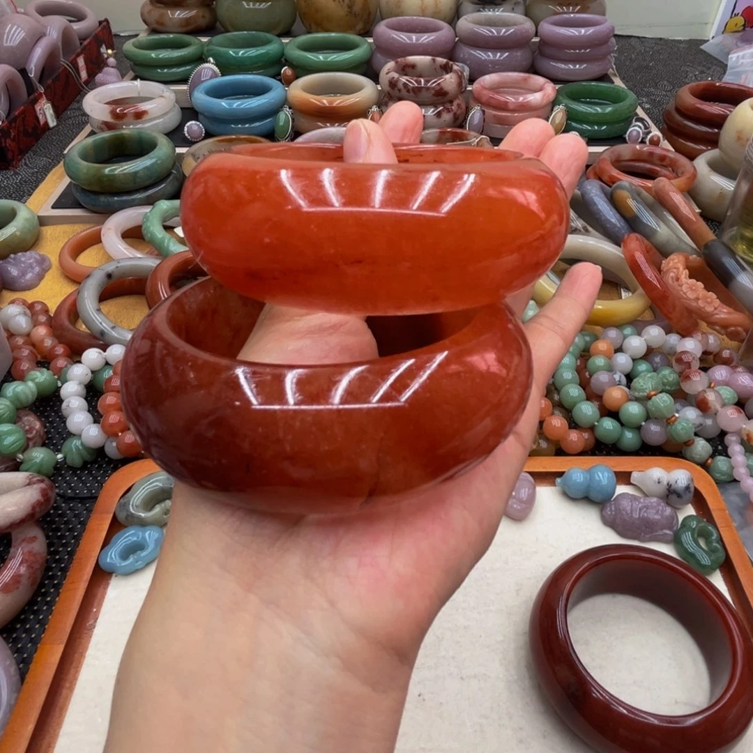 石英质玉未镶嵌圈口齐全