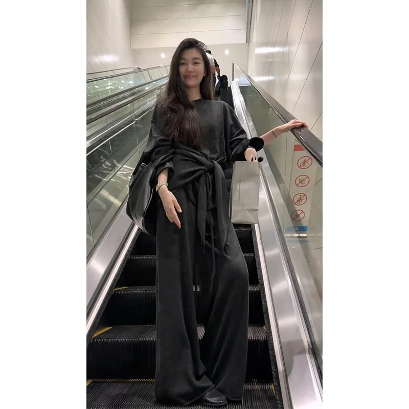 parkyeon韩系穿搭慵懒圆领长袖T恤搭针织披肩高腰显瘦休闲裤套装