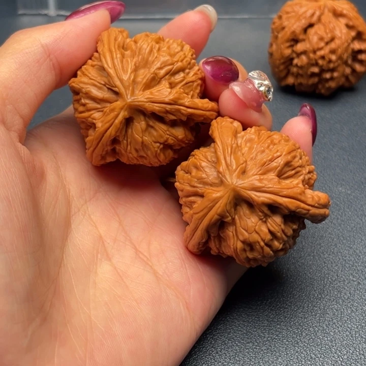 魔***使吊坠文玩核桃白狮子