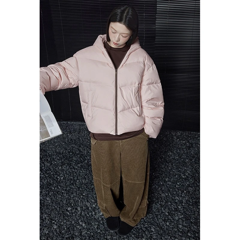 moment粉色短款连帽羽绒服外套女2024冬季新款宽松加厚设计感别致