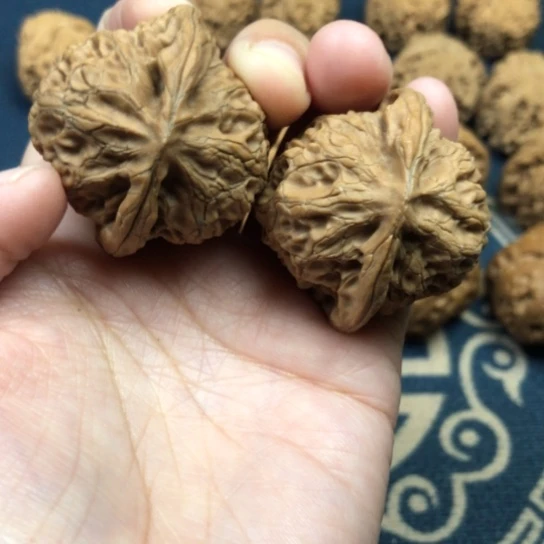 北***0文玩核桃把件宫灯狮子头