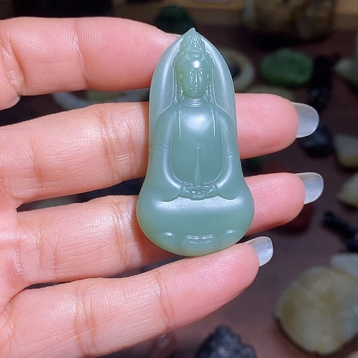 顺***针和田玉未镶嵌颈饰定制