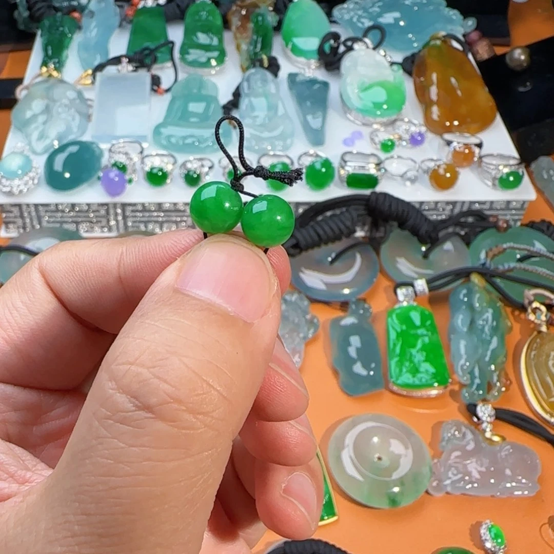 翡翠未镶嵌耳饰绿珠两颗8.4mm