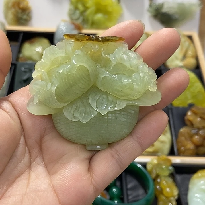 蛇纹石玉未镶嵌挂件