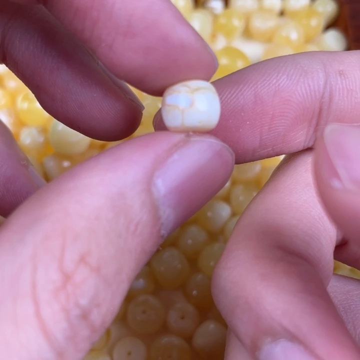 琥珀裸石未镶嵌天然15