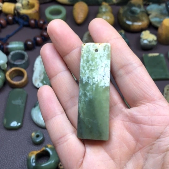 岫岩河磨玉（透闪石质玉）挂件未镶嵌