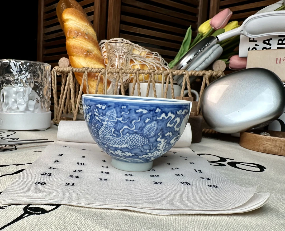 望月怀古 蓝地麒麟望月鸡心杯