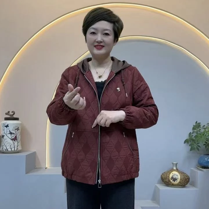 中老年女妈妈装短外款外套连帽上衣2025秋冬新款时尚休闲夹克