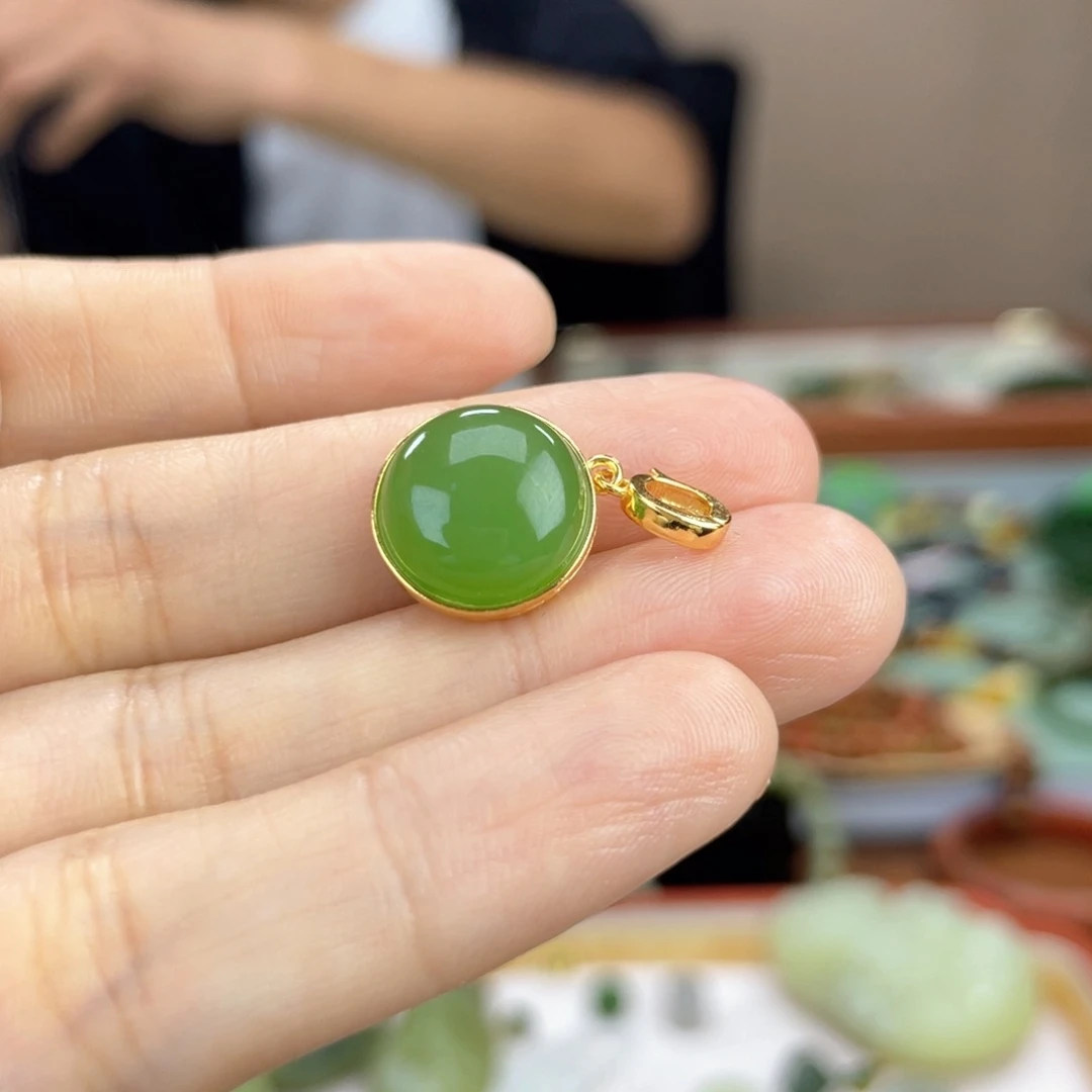 和田玉银S925镶嵌颈饰心****。