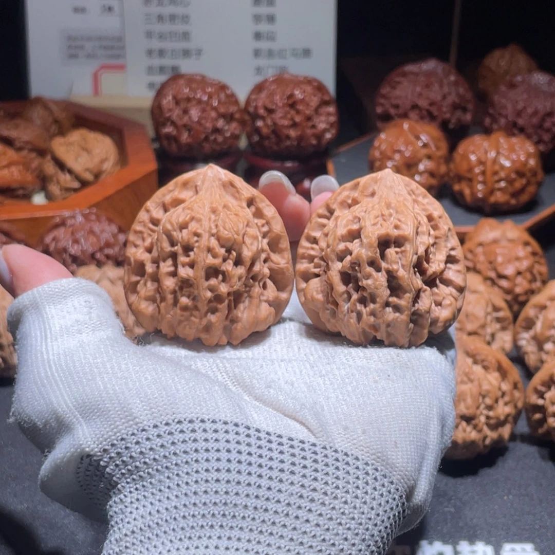 吊坠文玩核桃43.40金蟾王8093