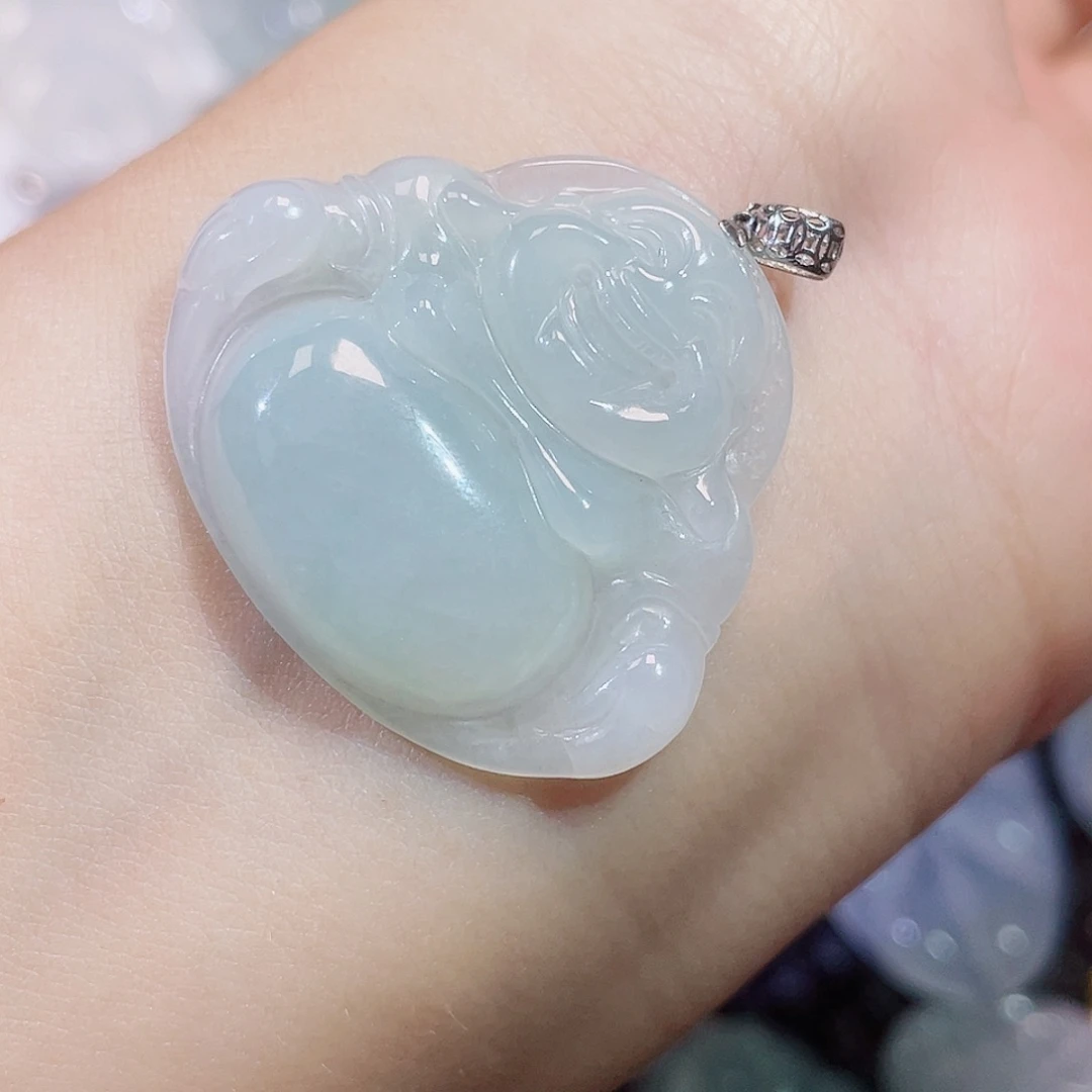 翡翠18K金镶嵌颈饰佛公