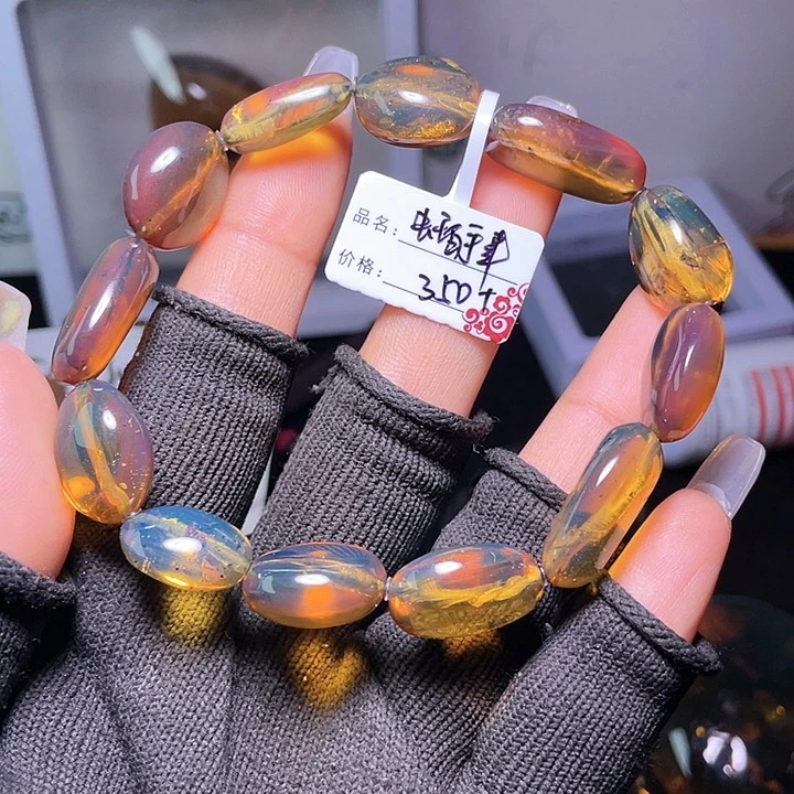 琥珀裸石未镶嵌？