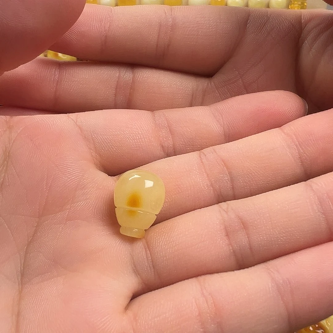 蜜蜡颈饰未镶嵌俏色三通提溜